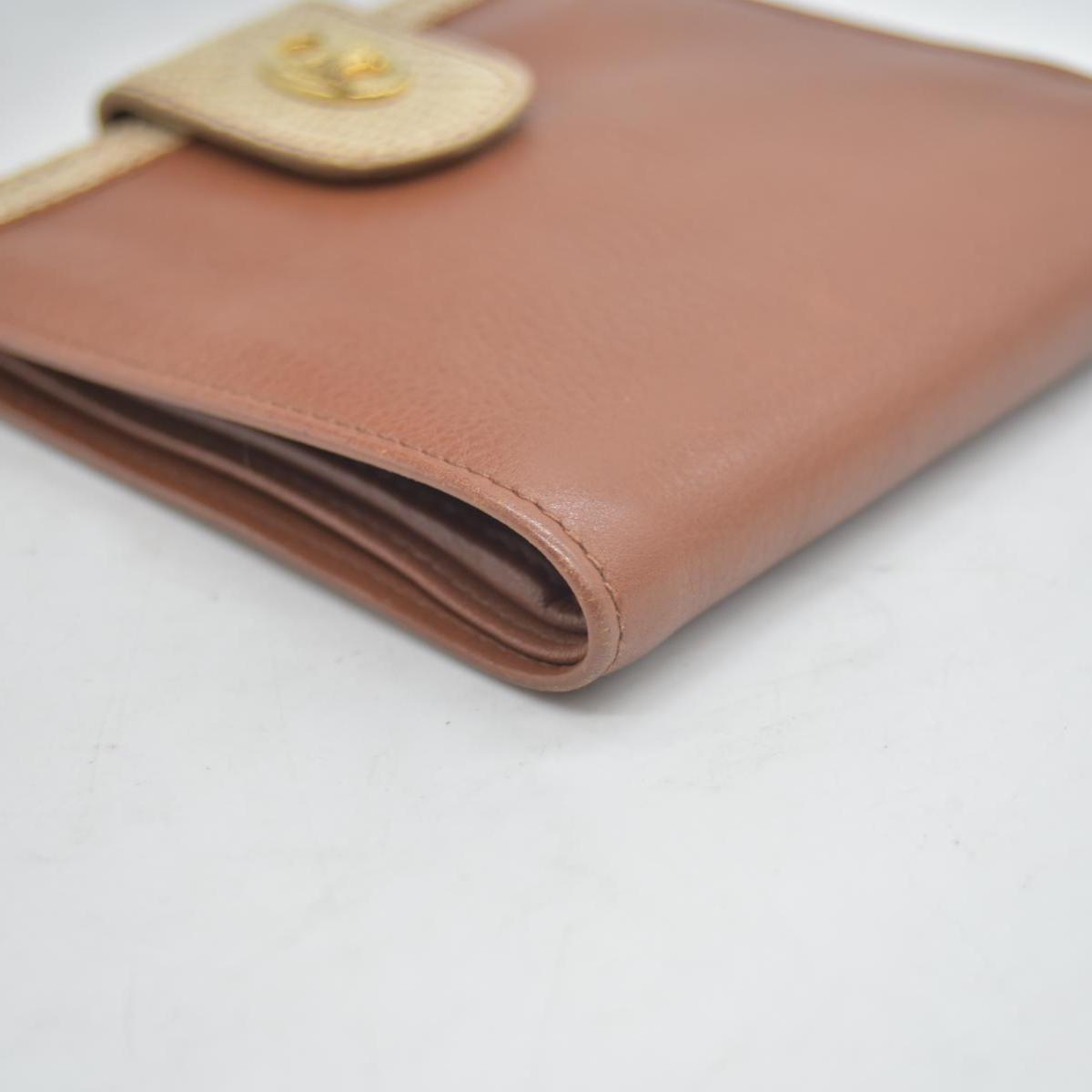 $690 CELINE Triomphe Leather Bifold Compact Wallet CONSIGNMENT