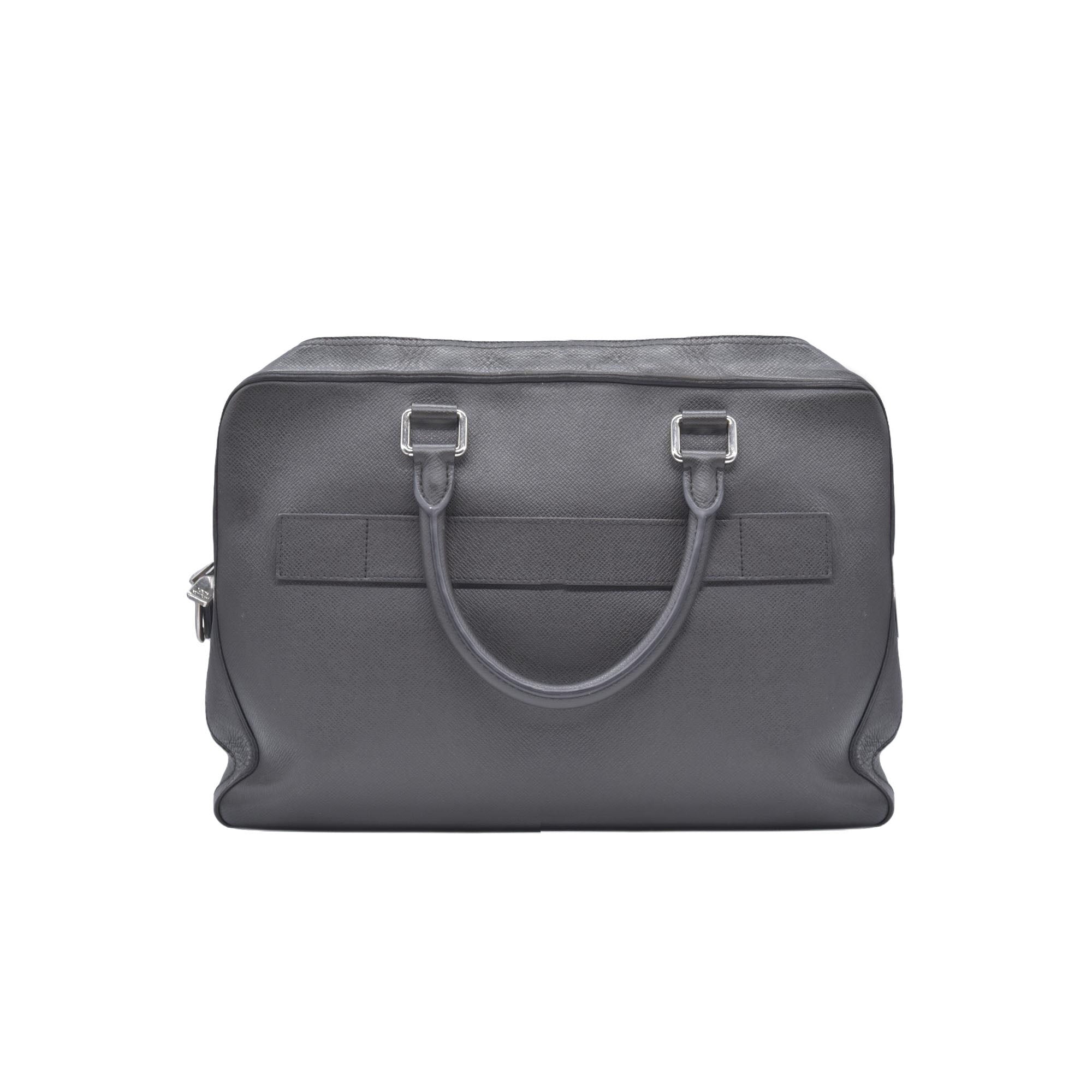 $2340 Louis Vuitton  Taiga Leather Porte-Documents CONSIGNMENT