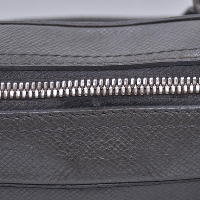 $2340 Louis Vuitton  Taiga Leather Porte-Documents CONSIGNMENT