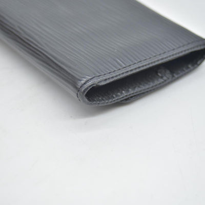 $445 Louis Vuitton Epi 6 Key Multicles Key Holder Black CT5200
