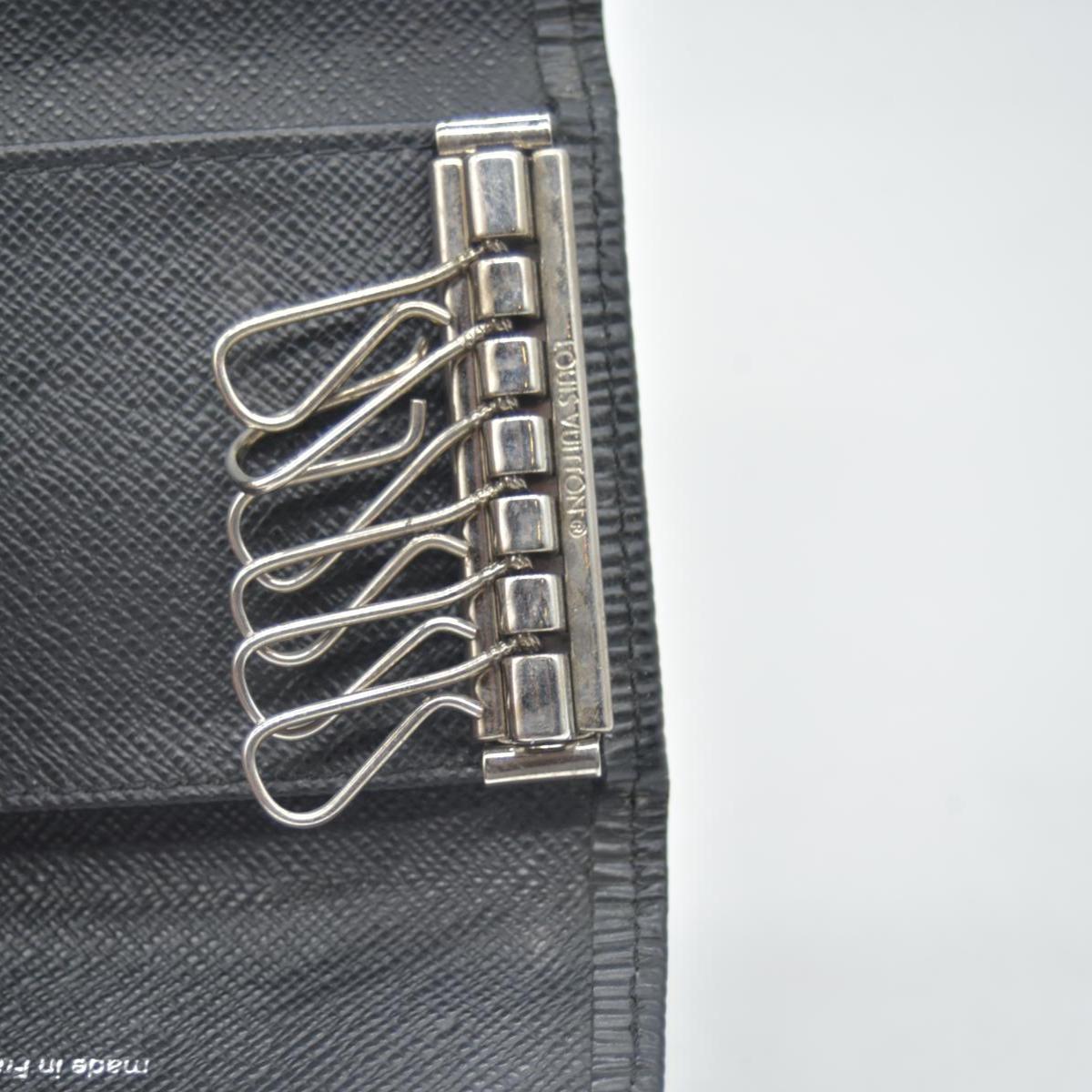 $445 Louis Vuitton Epi 6 Key Multicles Key Holder Black CT5200