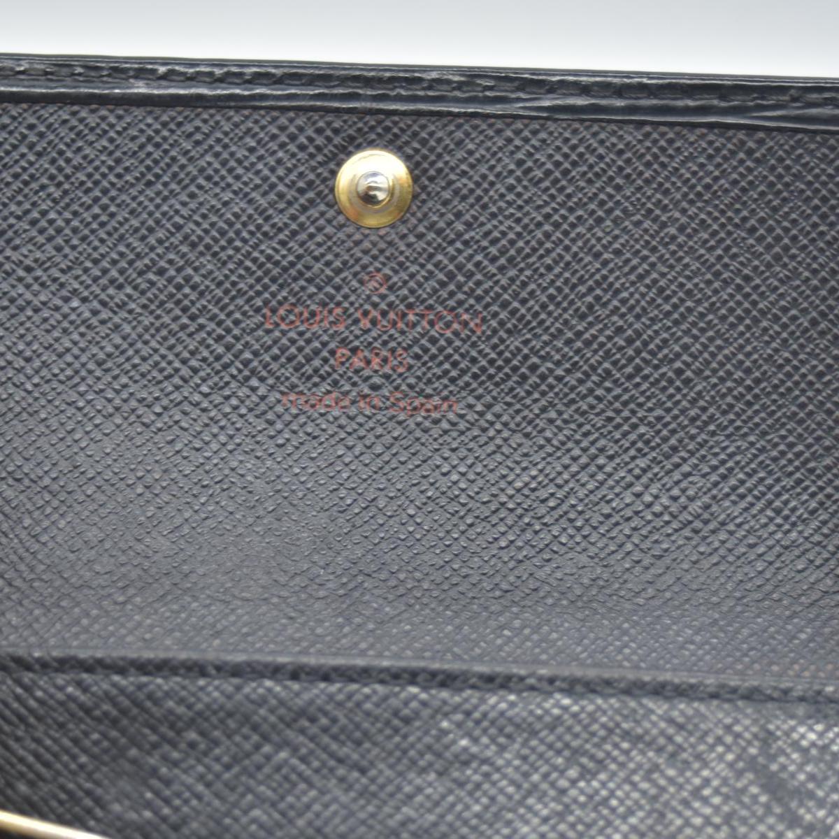 $445 Louis Vuitton Epi 6 Key Multicles Key Holder Black CA0043