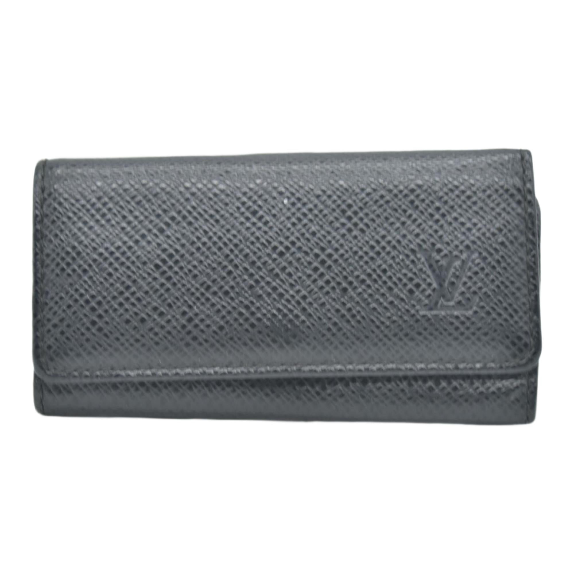 $295 LOUIS VUITTON Taiga 4 Key Multicles Key Holder Black CONSIGNMENT