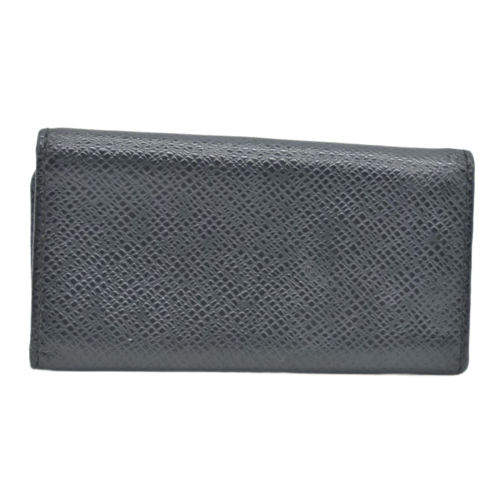 $295 LOUIS VUITTON Taiga 4 Key Multicles Key Holder Black CONSIGNMENT