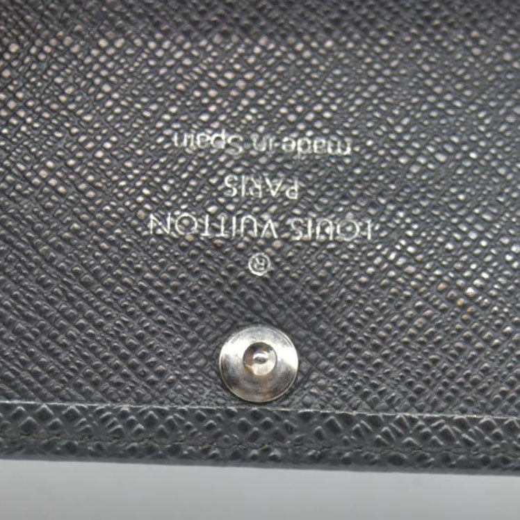 $295 LOUIS VUITTON Taiga 4 Key Multicles Key Holder Black CONSIGNMENT