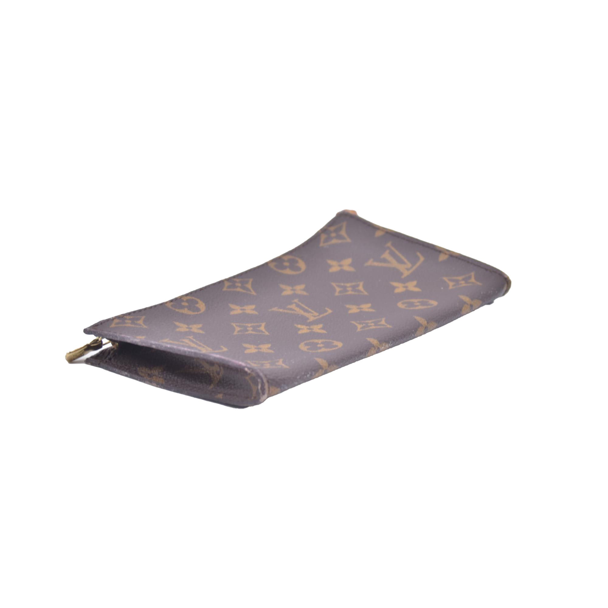 $590 LOUIS VUITTON Monogram Bucket 27 Pouch