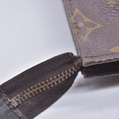 $760 Louis Vuitton Toiletry 26 Brown Monogram 833