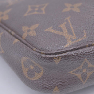 $1290 1996 Louis Vuitton Monogram Pochette Accessories AR0936