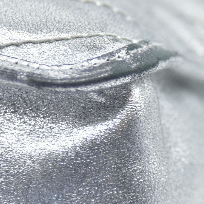 $2590 2019 Saint Laurent Leather Medium Metallic Niki Silver