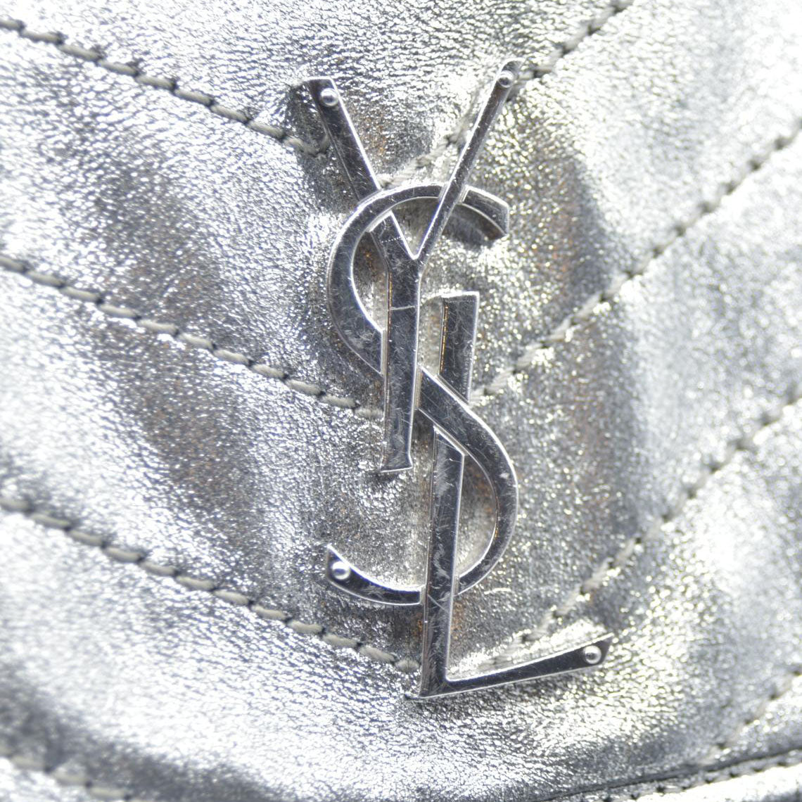 $2590 2019 Saint Laurent Leather Medium Metallic Niki Silver