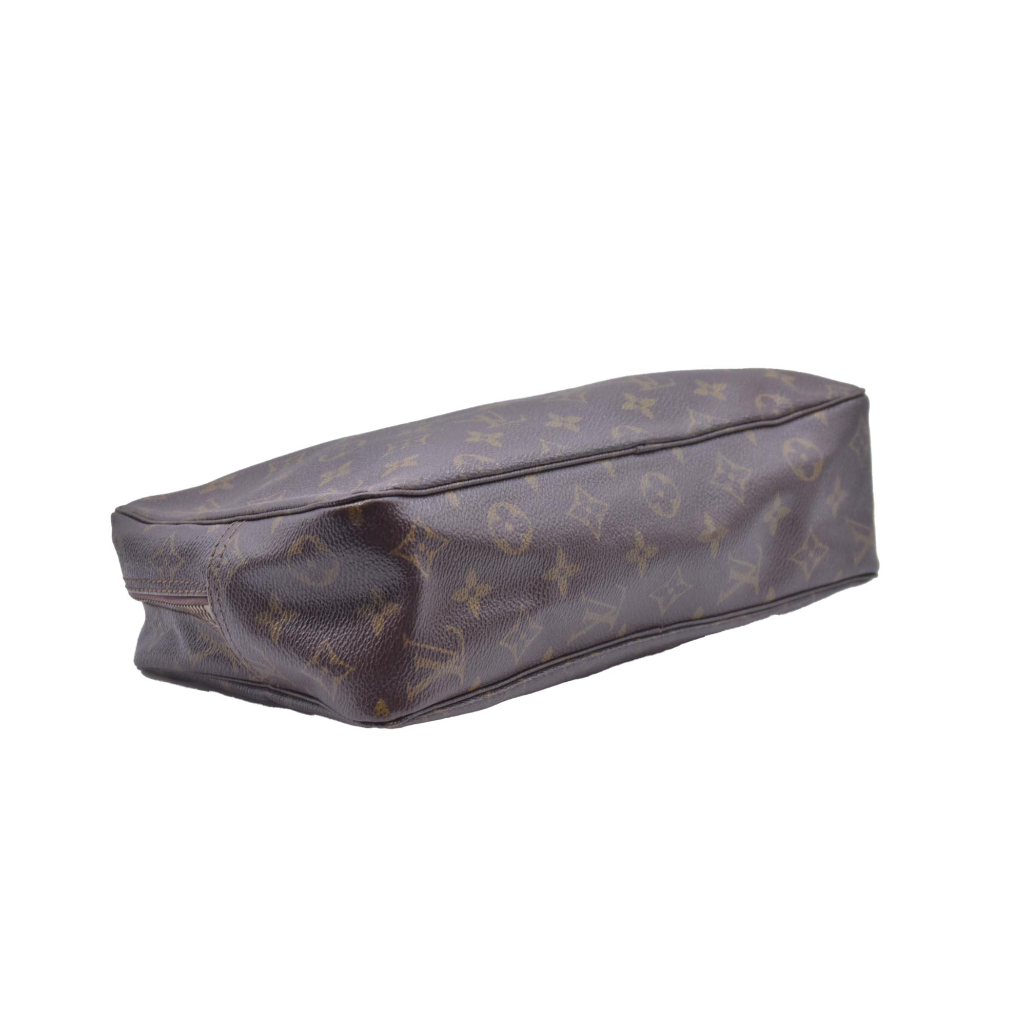 $600 Louis Vuitton Monogram Trousse Toilette 23 821
