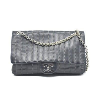 $4700 Chanel Vertical Quilted Medium Single Flap 2006