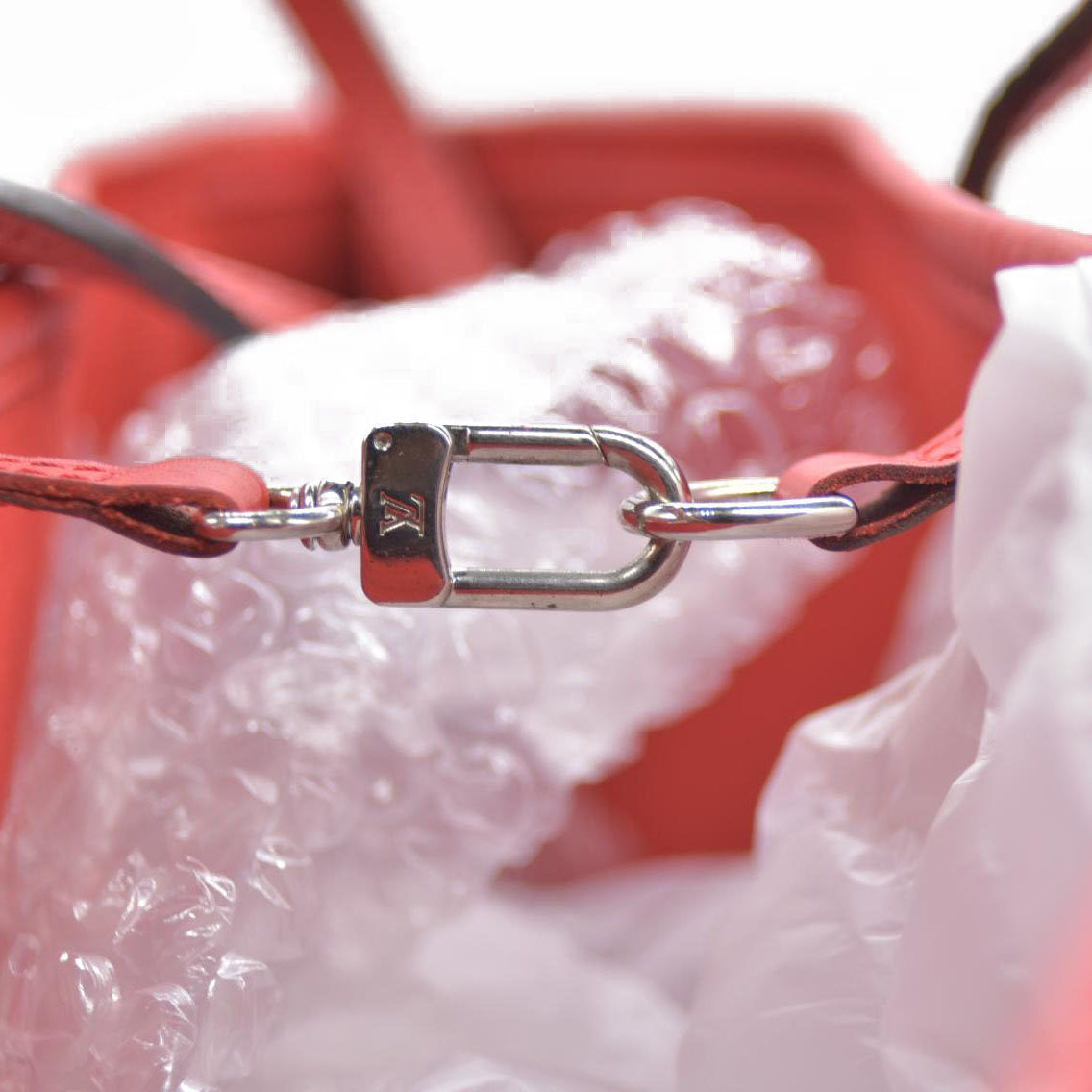 $2640 AUCTION Louis Vuitton  Epi Neverfull MM Coquelicot