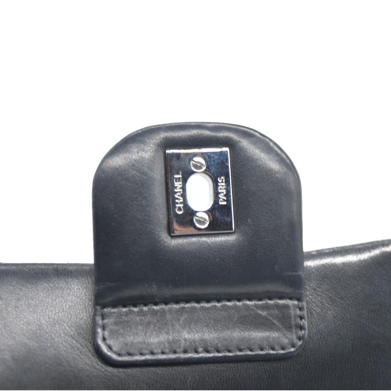 $4700 Chanel Vertical Quilted Medium Single Flap 2006