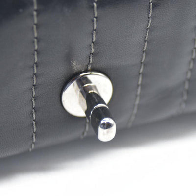 $4700 Chanel Vertical Quilted Medium Single Flap 2006