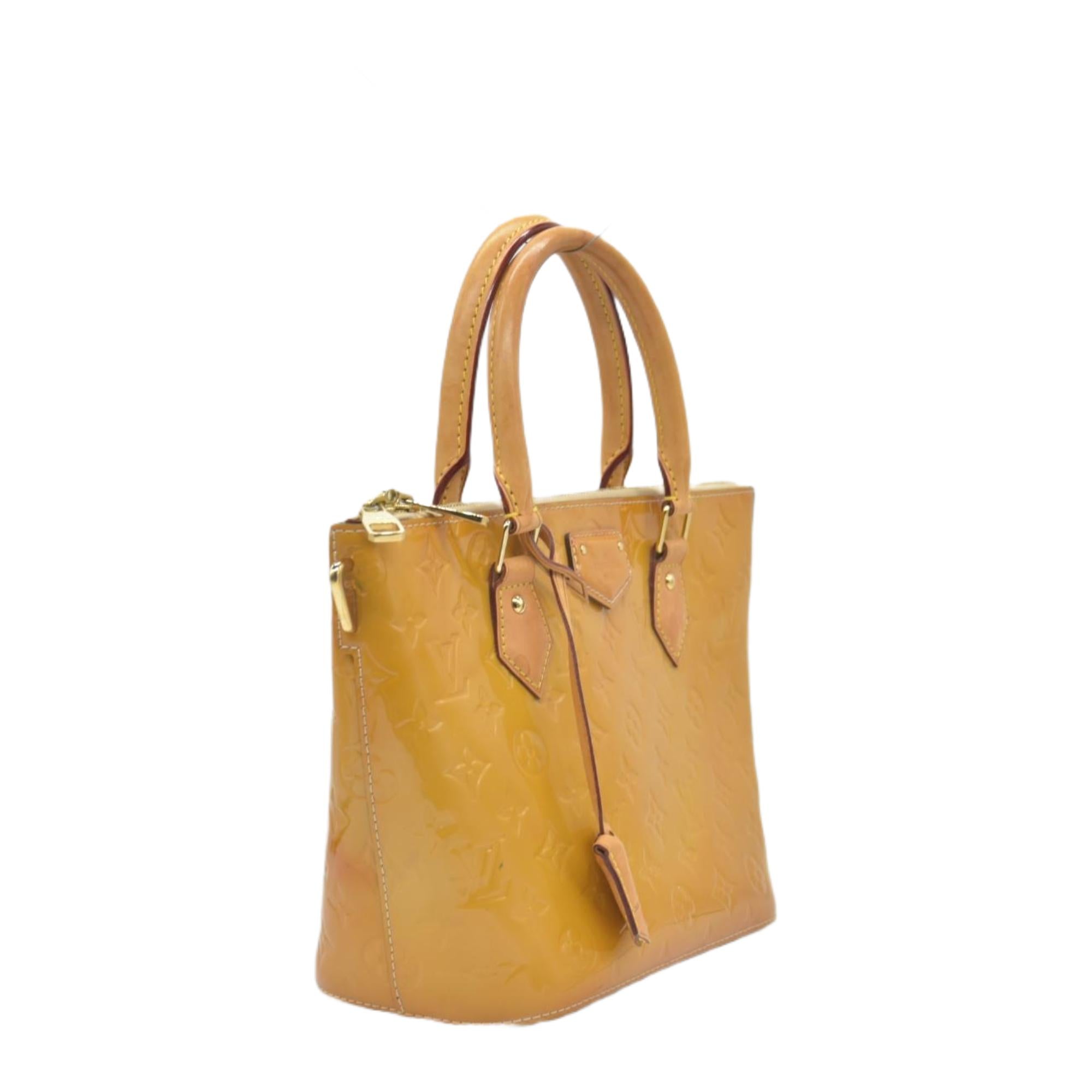 $1560 2014 LOUIS VUITTON Vernis Montebello PM Dune DR2194
