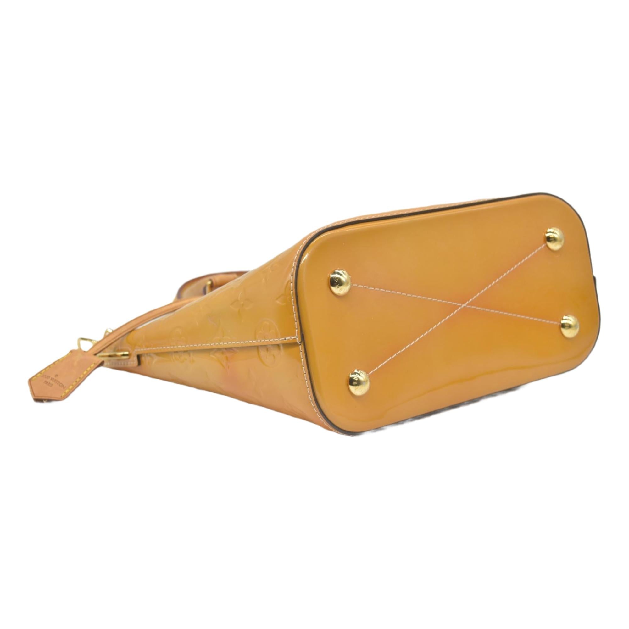 $1560 2014 LOUIS VUITTON Vernis Montebello PM Dune DR2194