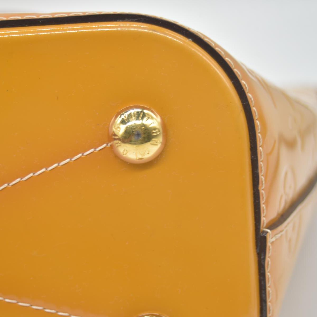 $1560 2014 LOUIS VUITTON Vernis Montebello PM Dune DR2194