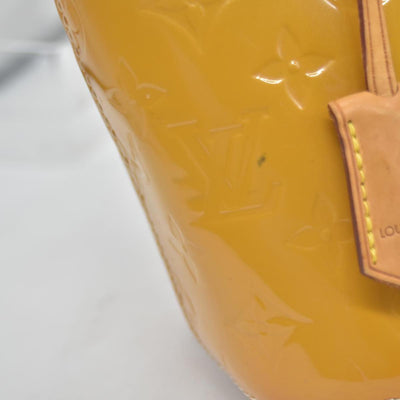 $1560 2014 LOUIS VUITTON Vernis Montebello PM Dune DR2194