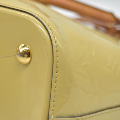 $1560 2014 LOUIS VUITTON Vernis Montebello PM Dune DR2114