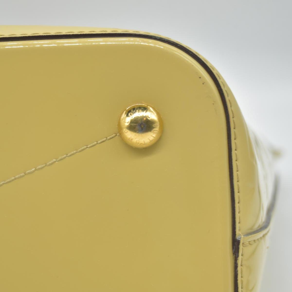$1560 2014 LOUIS VUITTON Vernis Montebello PM Dune DR2114