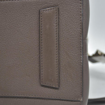 $2750 Givenchy Leather Grey Sugar Goatskin Leather Antigona Bag Medium