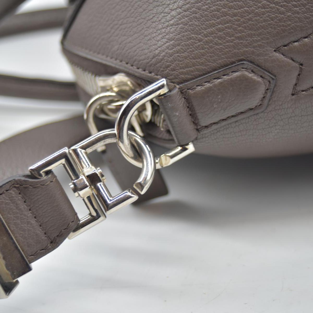 $2750 Givenchy Leather Grey Sugar Goatskin Leather Antigona Bag Medium 10020171