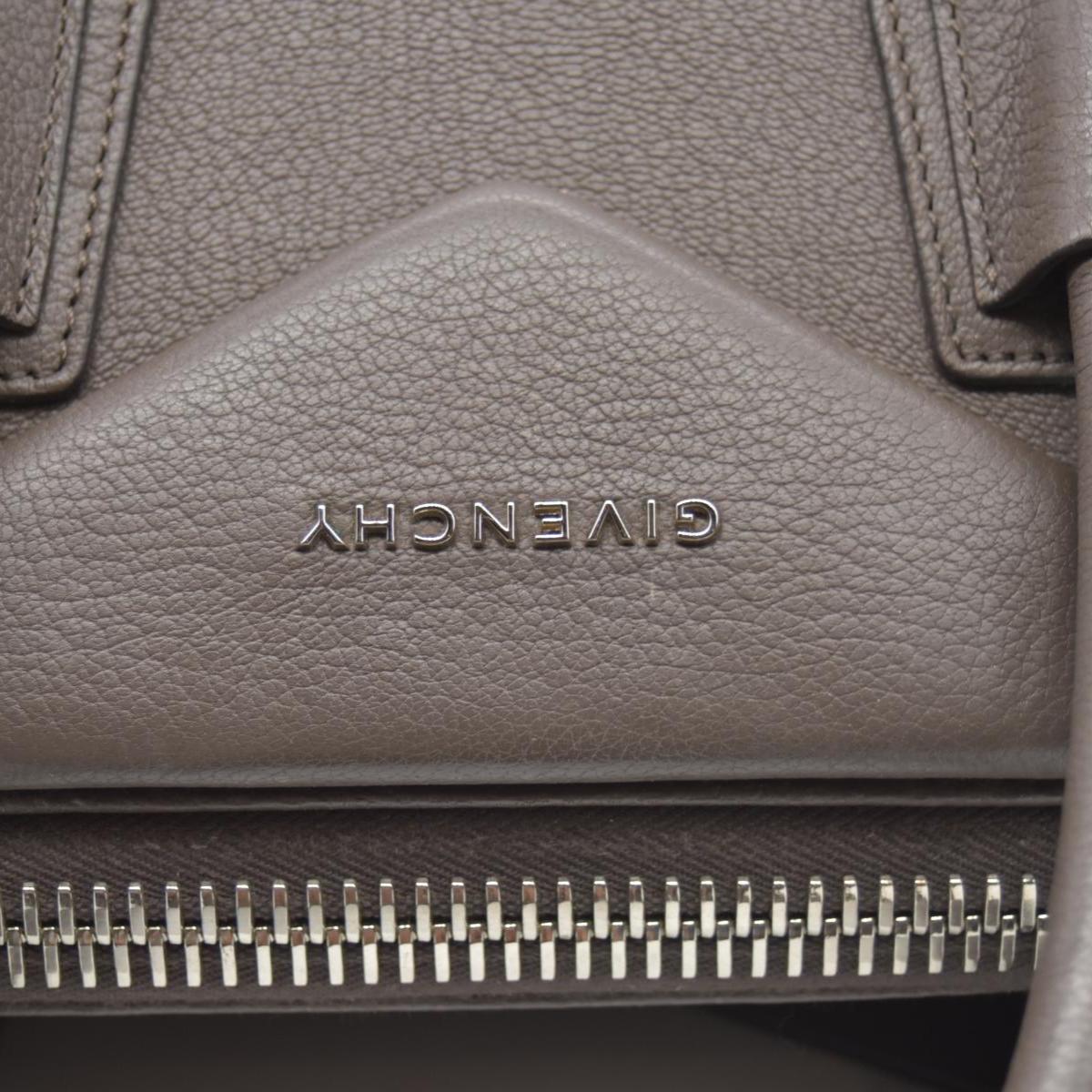 $2750 Givenchy Leather Grey Sugar Goatskin Leather Antigona Bag Medium 10020171