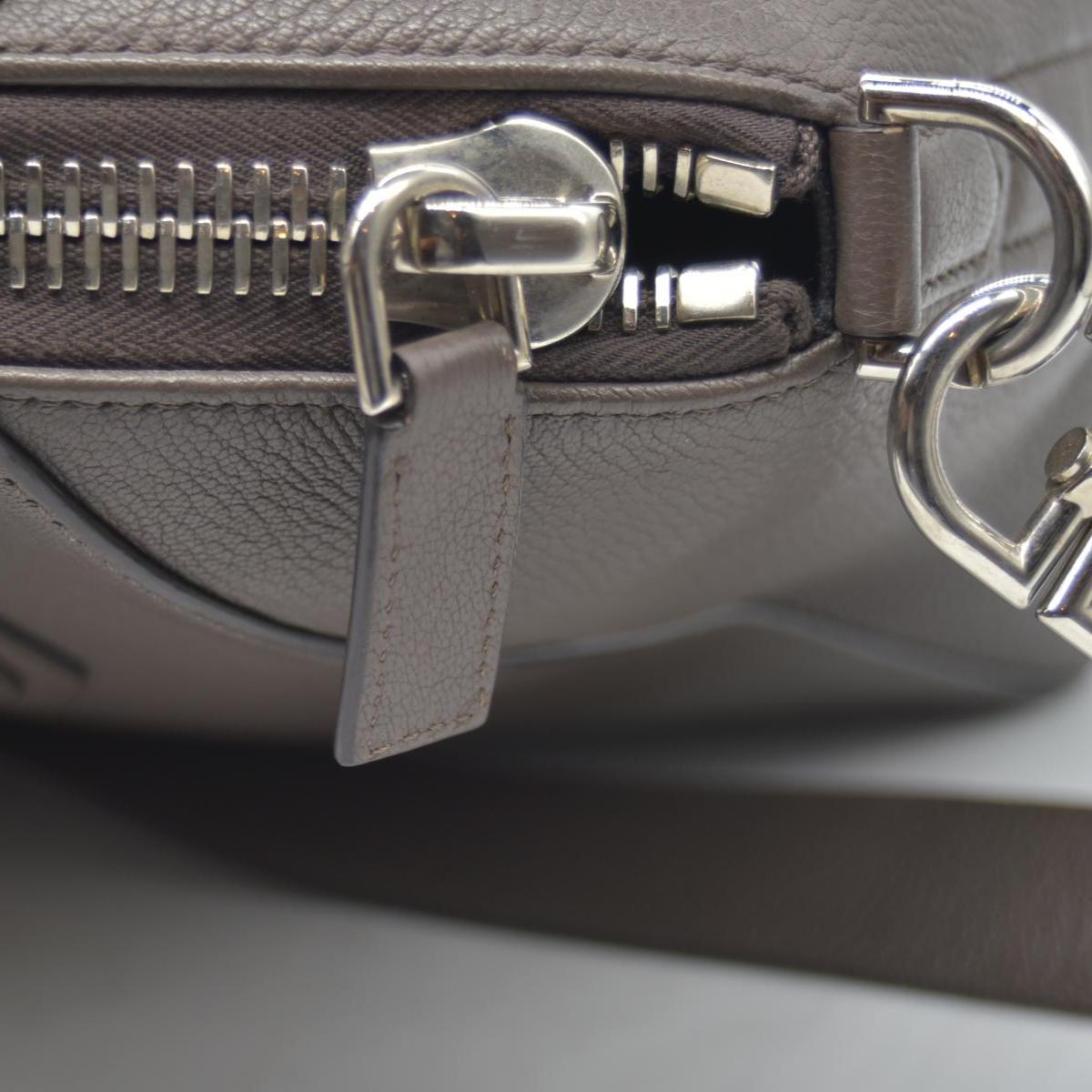 $2750 Givenchy Leather Grey Sugar Goatskin Leather Antigona Bag Medium 10020171