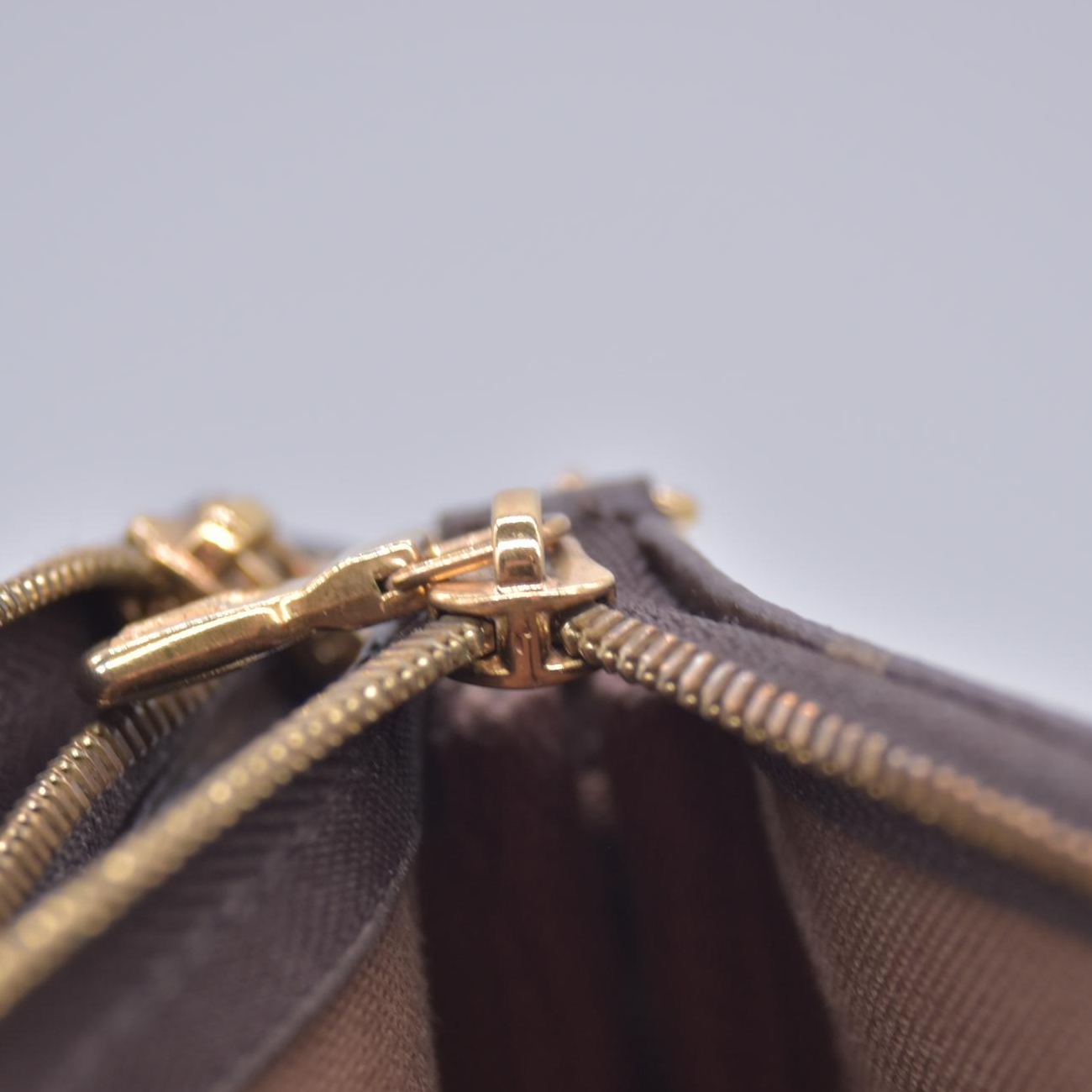 $2930 RFID Louis Vuitton Monogram Multi Pochette Accessories Kaki CONSIGNMENT