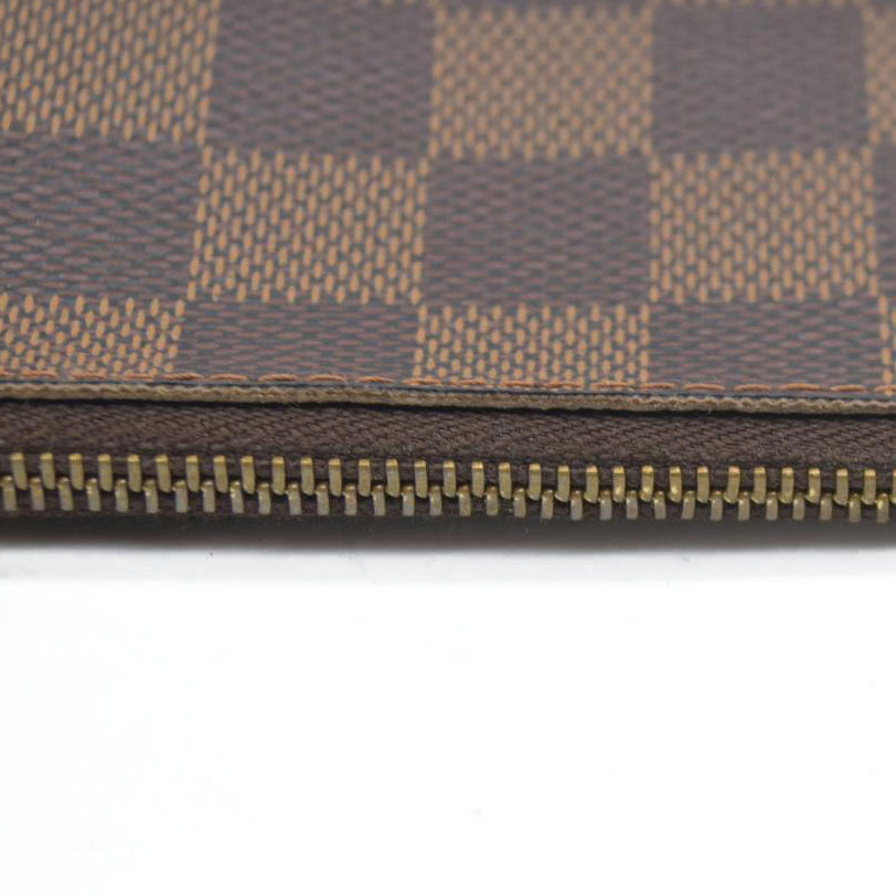 AUCTION  $345 Louis Vuitton  Damier Ebene Key Pouch