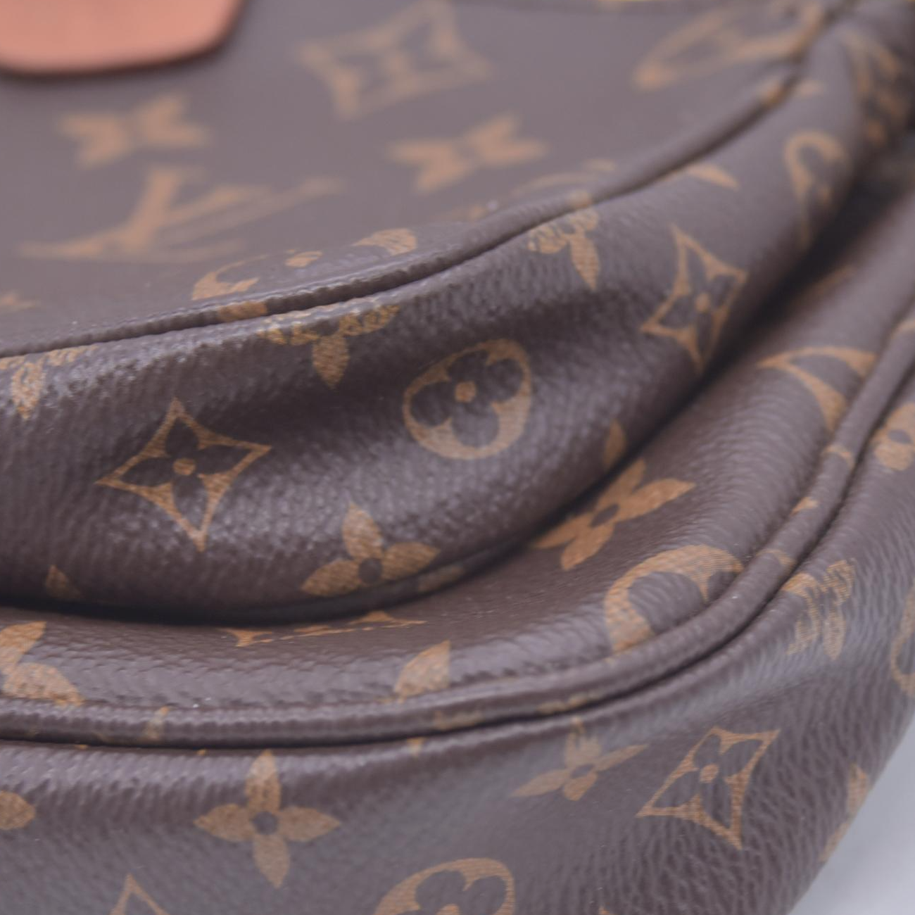 $2930 RFID Louis Vuitton Monogram Multi Pochette Accessories Kaki CONSIGNMENT