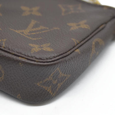 AUCTION  $1050 Louis Vuitton Monogram Mini Pochette Accessories SP2158