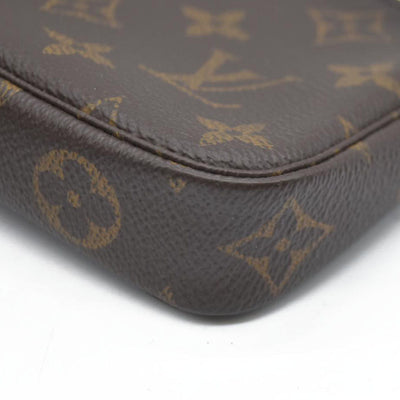 AUCTION  $1050 Louis Vuitton Monogram Mini Pochette Accessories SP2158