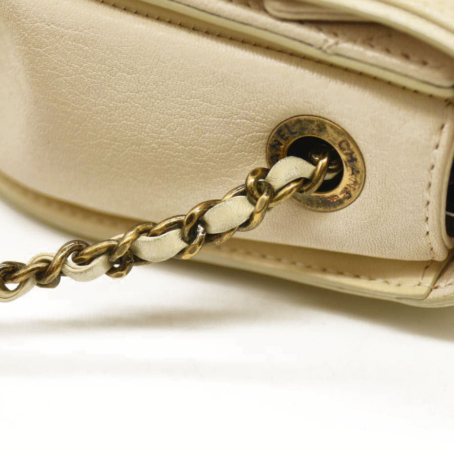 Chanel Shiny Calfskin Goatskin Quilted Small Coco Curve Messenger Flap White