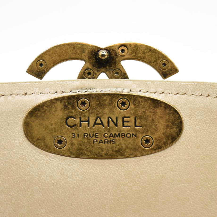 Chanel Shiny Calfskin Goatskin Quilted Small Coco Curve Messenger Flap White