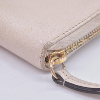 $660 2005 Gucci Cream GG Marmont zip around wallet 10021060