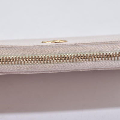 $660 2005 Gucci Cream GG Marmont zip around wallet 10021060