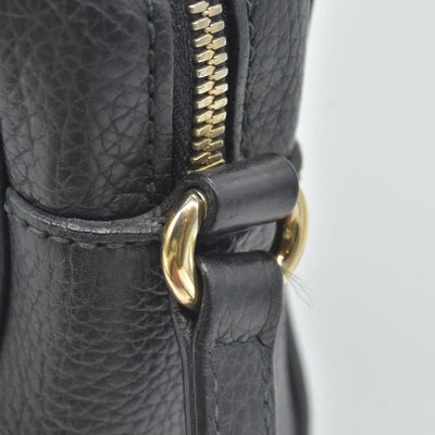 $1490 Gucci Pebbled Calfskin Small Soho Disco Bag Black