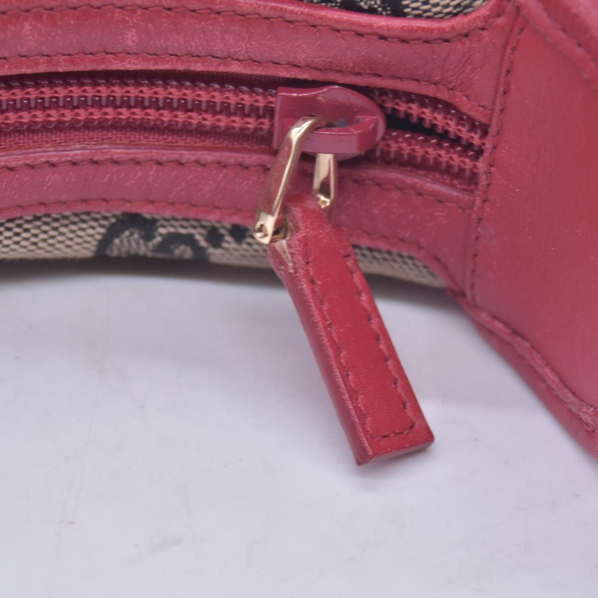$650 Gucci Vintage GG Canvas Shoulder Bag CONSIGNMENT 10021000