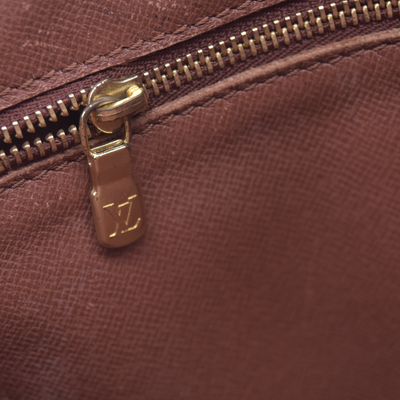 $650 1992 Louis Vuitton Monogram Pochette Marly Dragonne 26 SL0942