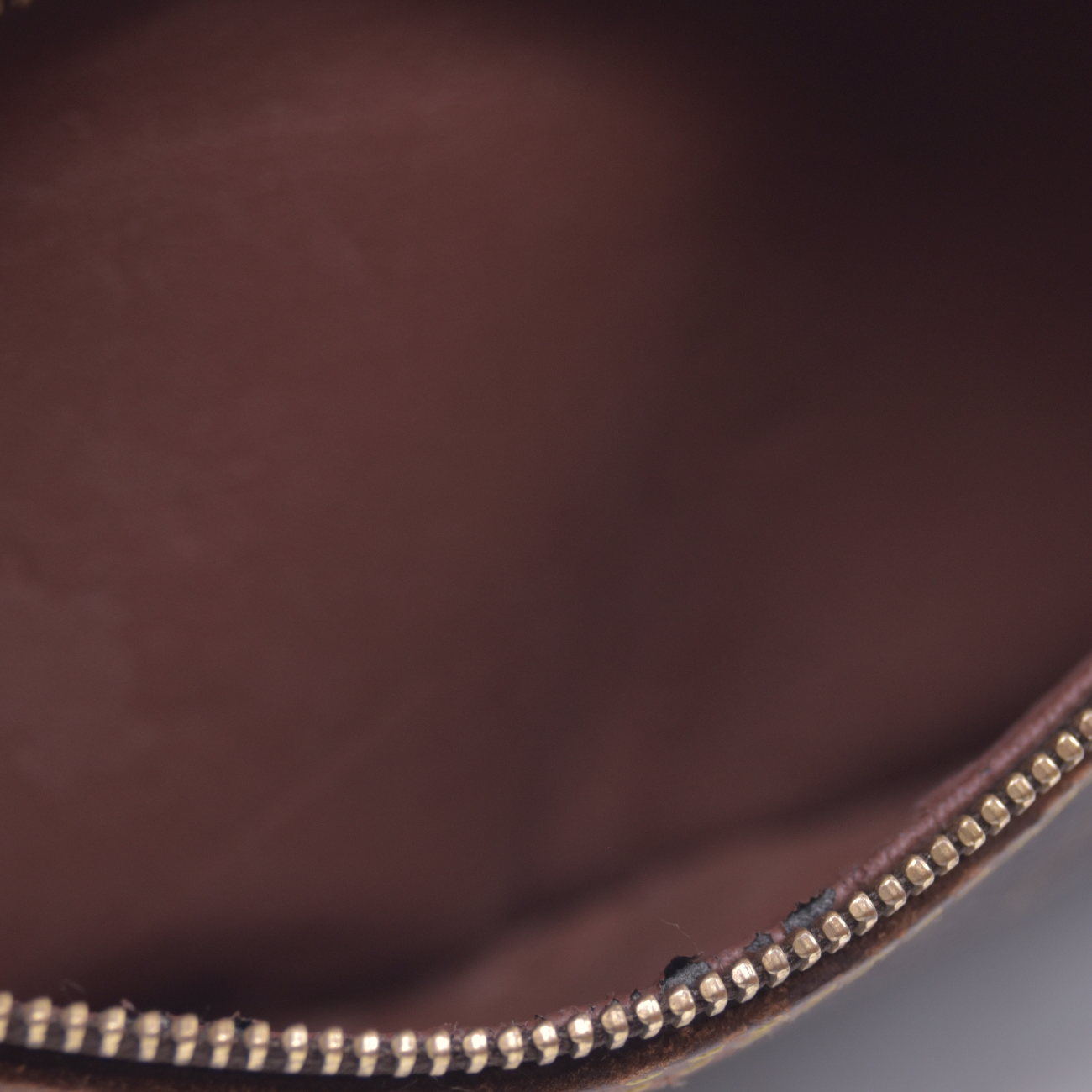 $650 1992 Louis Vuitton Monogram Pochette Marly Dragonne 26 SL0942