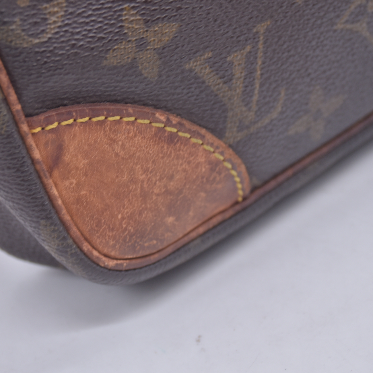 $650 1992 Louis Vuitton Monogram Pochette Marly Dragonne 26 SL0942 10021068