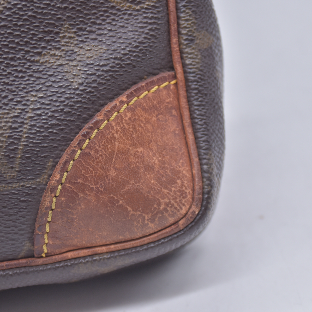 $650 1992 Louis Vuitton Monogram Pochette Marly Dragonne 26 SL0942 10021068