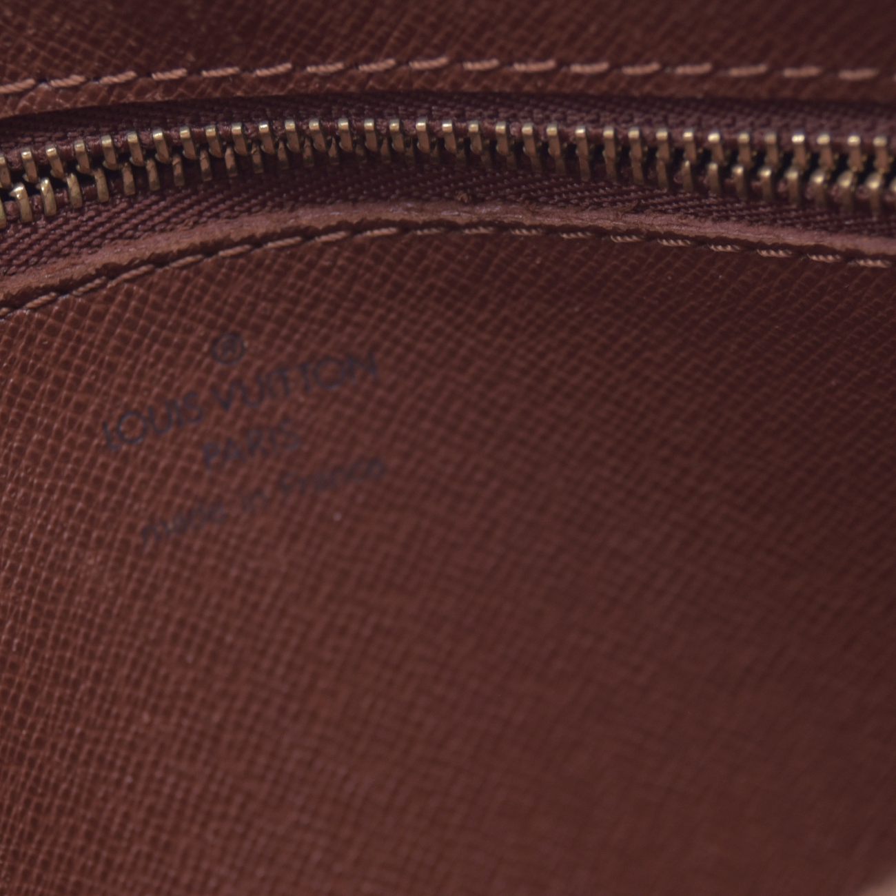 $650 2002 Louis Vuitton Monogram Pochette Marly Dragonne 26 SL0042