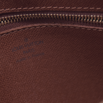 $650 2002 Louis Vuitton Monogram Pochette Marly Dragonne 26 SL0042
