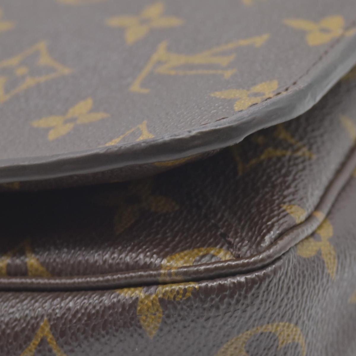 $2750 Louis Vuitton  Monogram Pochette Metis SR1137