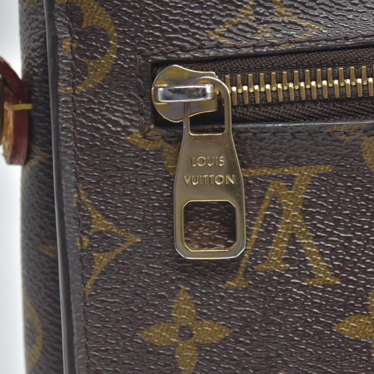 $2750 Louis Vuitton  Monogram Pochette Metis SR1137