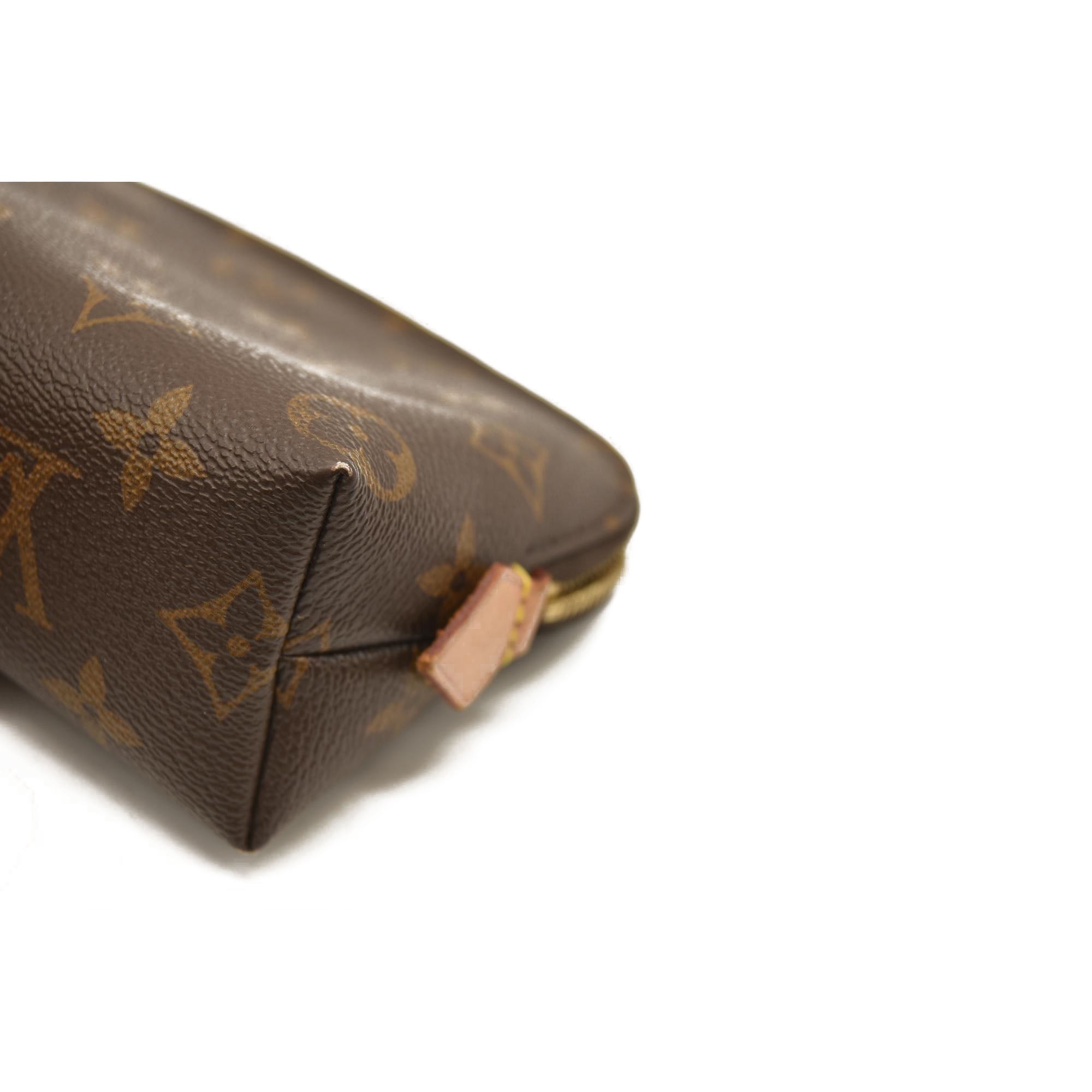 LOUIS VUITTON Monogram Cosmetic Pouch SR3290