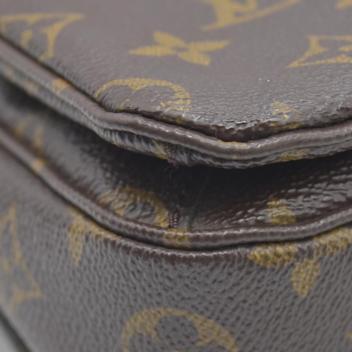 $2750 Louis Vuitton  Monogram Pochette Metis SR1137